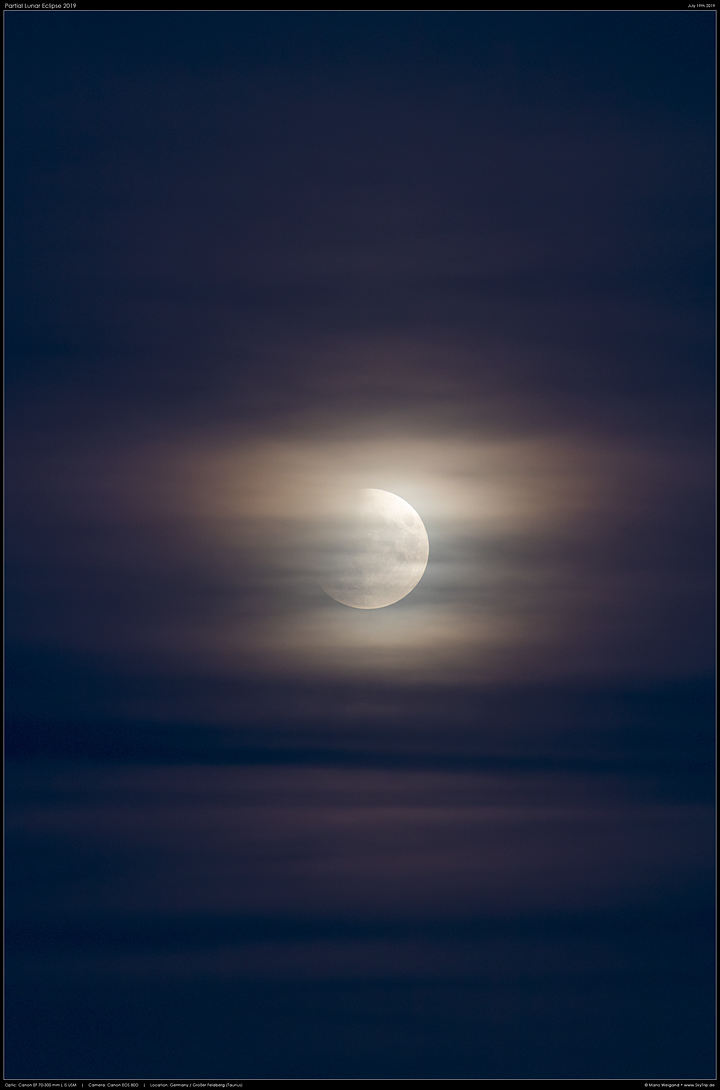 Partielle Mondfinsternis mit Schleierwolken