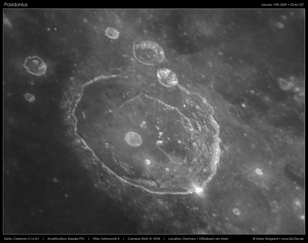 Mondfoto: Krater Posidonius bei Vollmond
