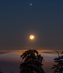 Jupiter und Mond ber dem Nebelmeer II