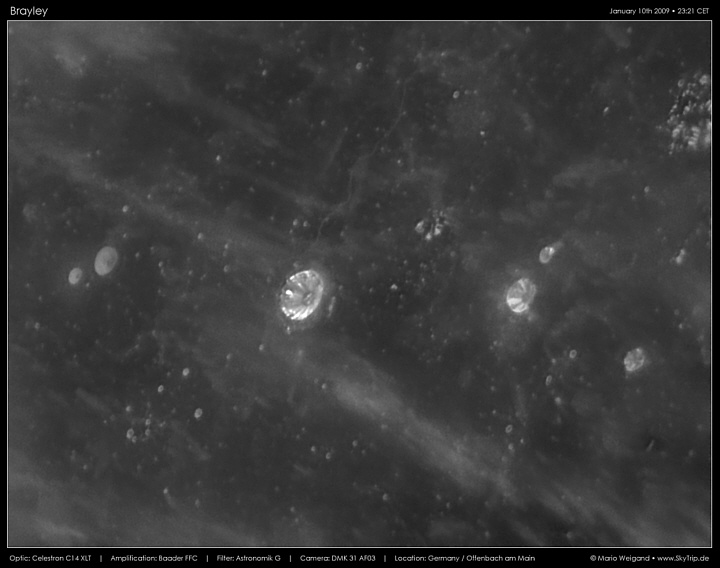 Mondfoto: Krater Brayley bei Vollmond