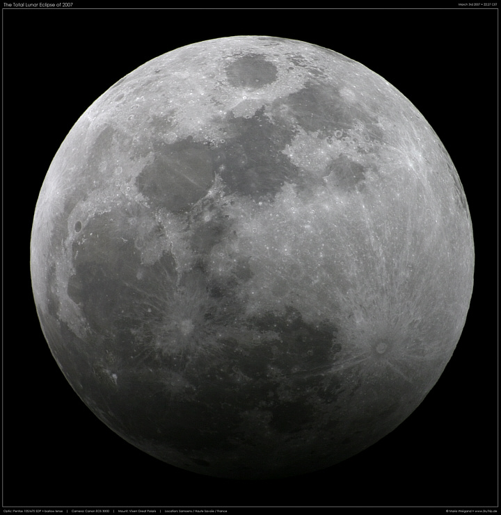 Halbschattenphase: Totale Mondfinsternis 2007