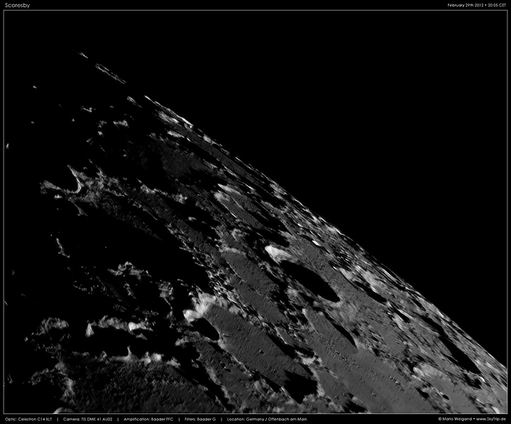 Mondfoto: Krater im hohen Norden: Scoresby